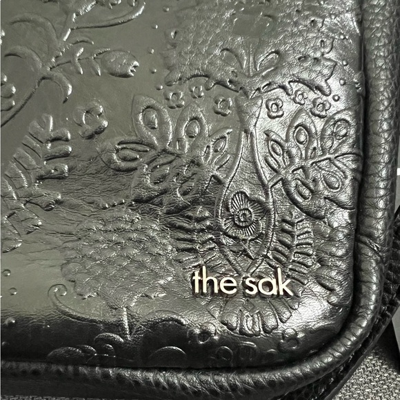 NWT THE SAK LEATHER CROSSBODY SHOULDER BAG - Picture 2 of 14